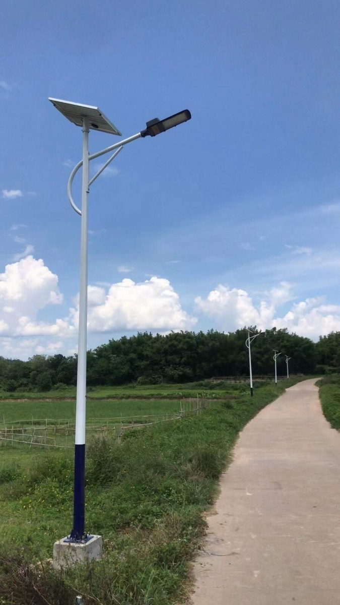 How to maintain stable performance of solar street lights in high or low temperature environments?