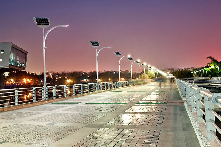 How to Ensure Continuous and Stable Illumination Capacity of Solar Street Lights in Low-Light Environments?